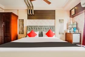 Hotel Raj by OYO