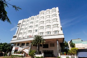 Hotel Raj by OYO