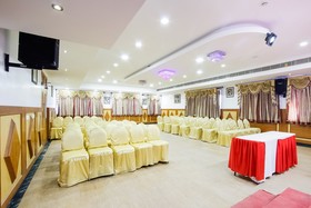 Hotel Raj by OYO