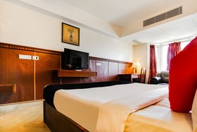 Hotel Raj by OYO