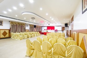 Hotel Raj by OYO