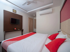 Famous Residency by OYO