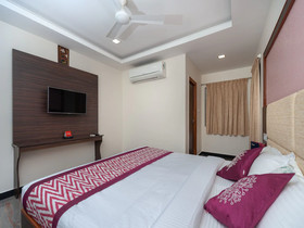 Famous Residency by OYO