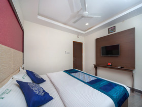 Famous Residency by OYO