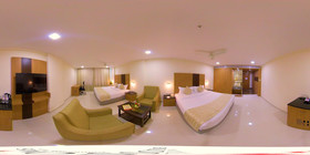 Hotel Blossoms
