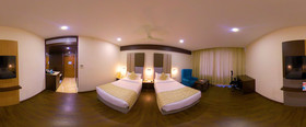 Hotel Blossoms