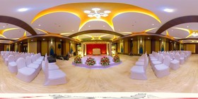 Hotel Blossoms