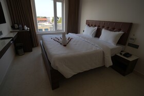 Hotel Seasons