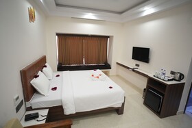 Hotel Seasons