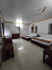 Livgrand Deepikas Residence Valparai
