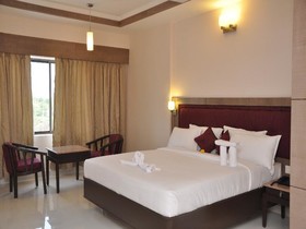 Chandra Royal Inn