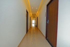 FabHotel Senthur Inn