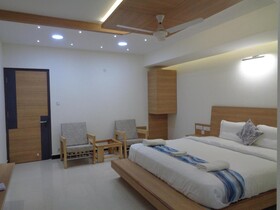 The Nest Compact Inn