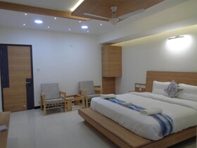 The Nest Compact Inn