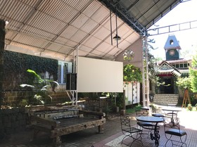 INDeco's Lake Forest Hotel