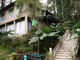 INDeco's Lake Forest Hotel