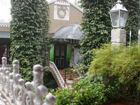 INDeco's Lake Forest Hotel