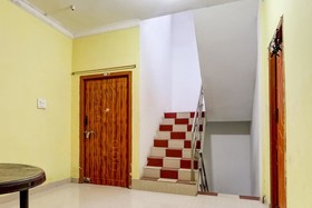 Jayamuragan Stays by OYO Rooms