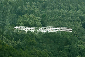 Hotel Kausani Retreat