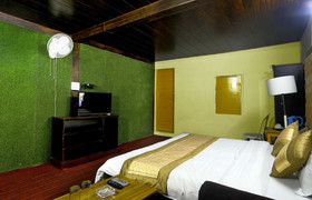 Hotel Kausani Retreat