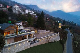 ama Stays & Trails Whispering Pines, Bhimtal