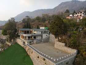 ama Stays & Trails Whispering Pines, Bhimtal
