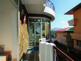Hotel Lake Inn