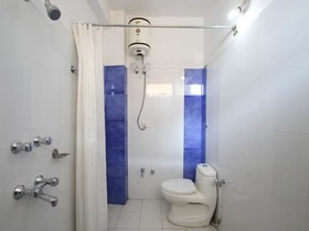 Hotel Lake Inn