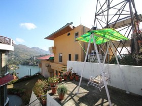 Hotel Lake Inn