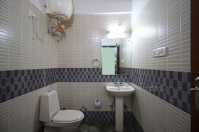 Sapphire Inn