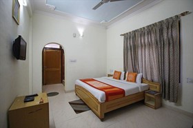 Sapphire Inn