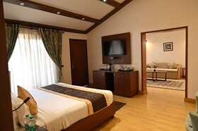 Foxoso Misty Oaks Resort