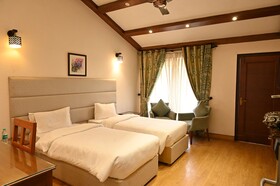 Foxoso Misty Oaks Resort