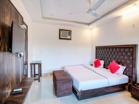 Palette - The Tigers Pug Mark Resort