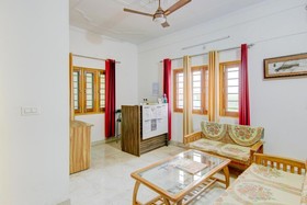 Chandra's Residence by OYO Rooms