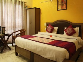 Chutney Merry Hotel