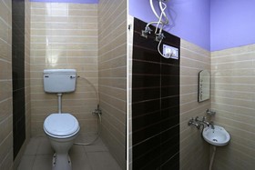 Drona Guest House by OYO Rooms