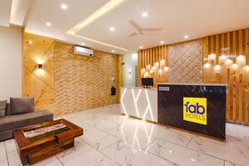 Fabhotel Av Royale