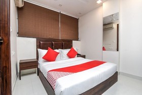 Gk Villas by OYO Rooms