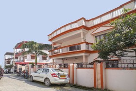 Gk Villas by OYO Rooms
