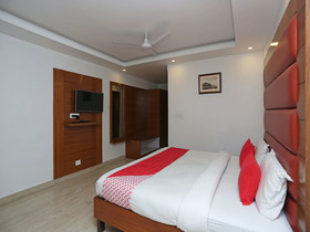 Hotel Clark By OYO Rooms