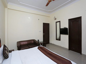 Hotel Glenroy by OYO Rooms