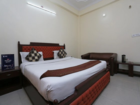 Hotel Glenroy by OYO Rooms