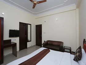 Hotel Glenroy by OYO Rooms