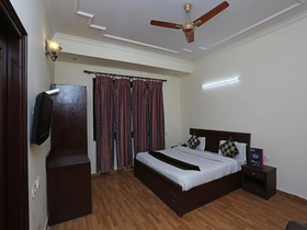 Hotel Glenroy by OYO Rooms