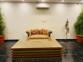 Hotel Height View Residency