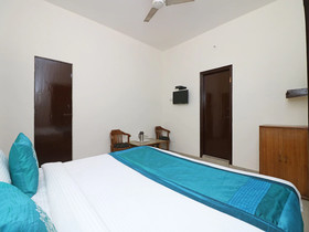 OYO 9963 Hotel Raja Palace