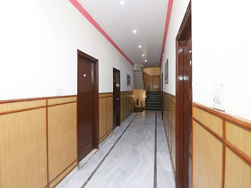 OYO 9963 Hotel Raja Palace