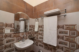Hotel Raj Palace By OYO Rooms