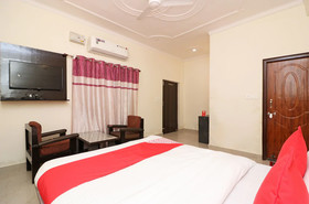 Hotel Raj Palace By OYO Rooms